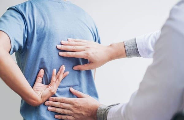 علائم کمر درد